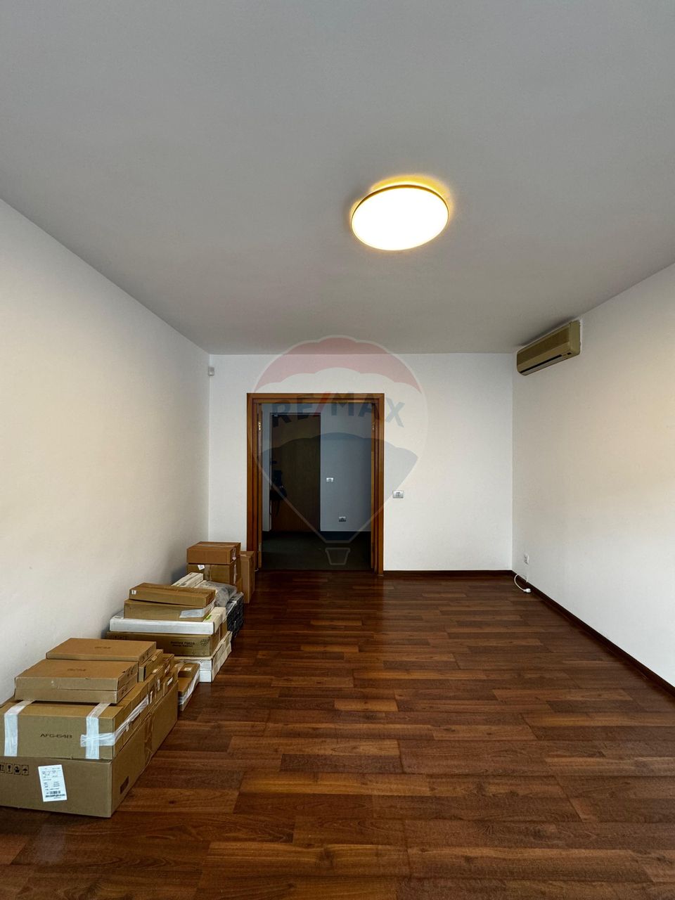 79sq.m Office Space for rent, P-ta Victoriei area