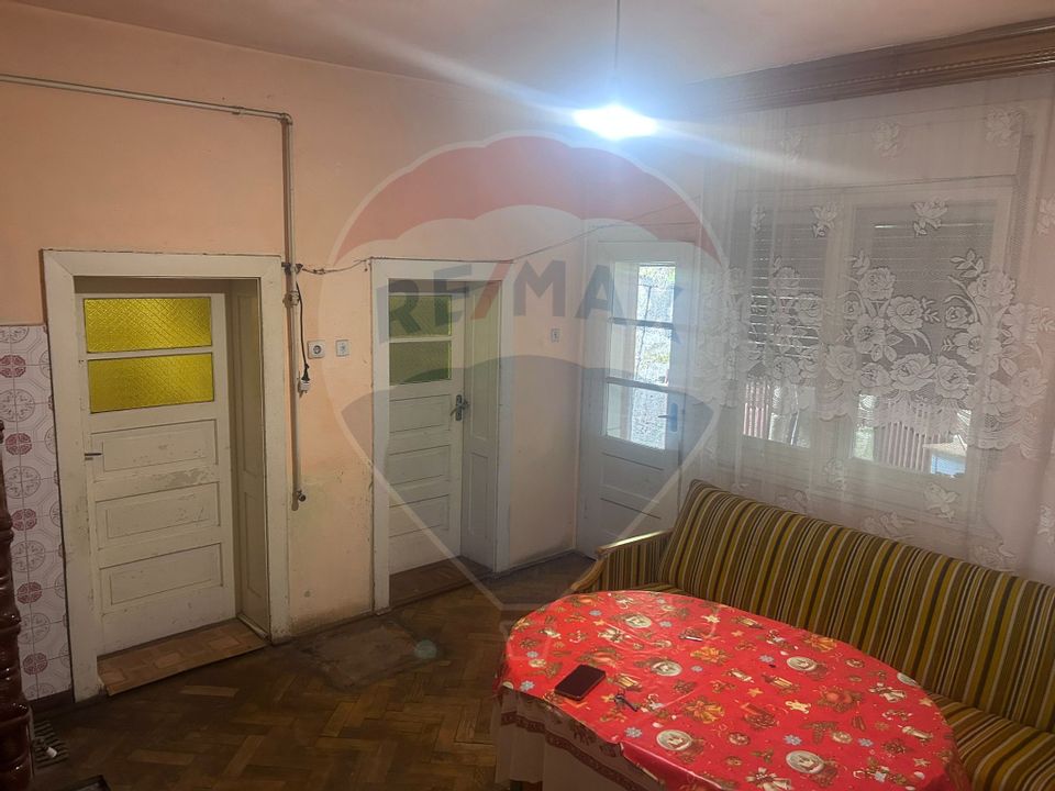 3 room House / Villa for sale, Ferneziu area
