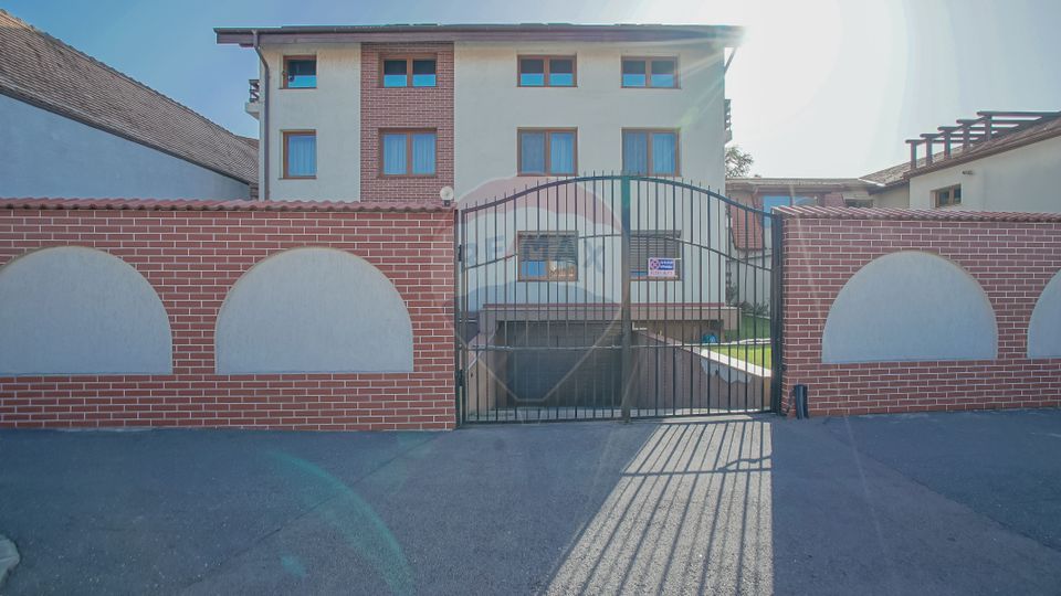 REZERVAT ! Apartament lux 3 camere