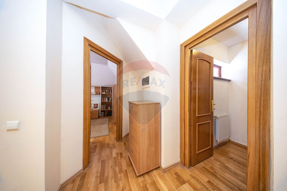 Vilă Moieciu, 375 mp util + teren 2.992 mp, View - Comision 0