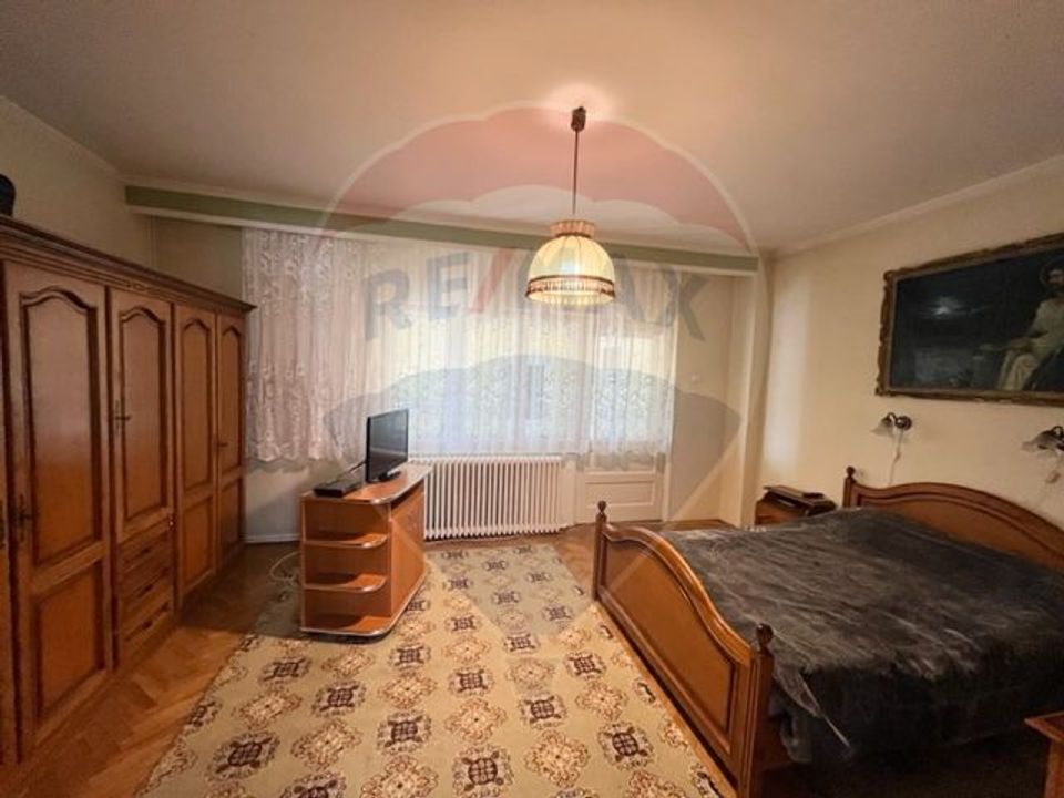 Casă  str. Progresului , Sebes, destinatie : uni/multifamiliala