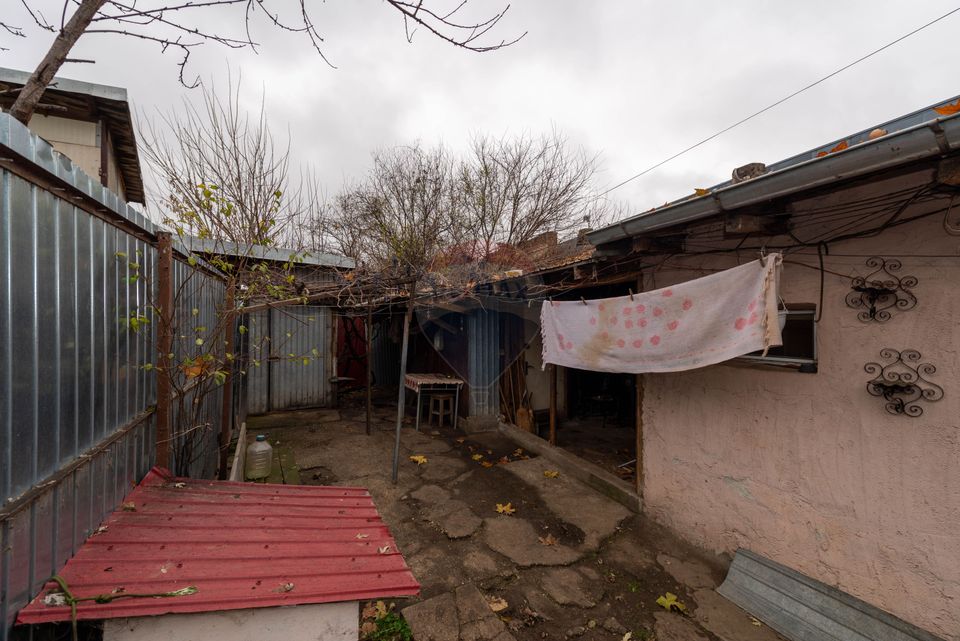 Teren cu casa construita de vanzare 207 mp Soseaua Andronache Hornbach