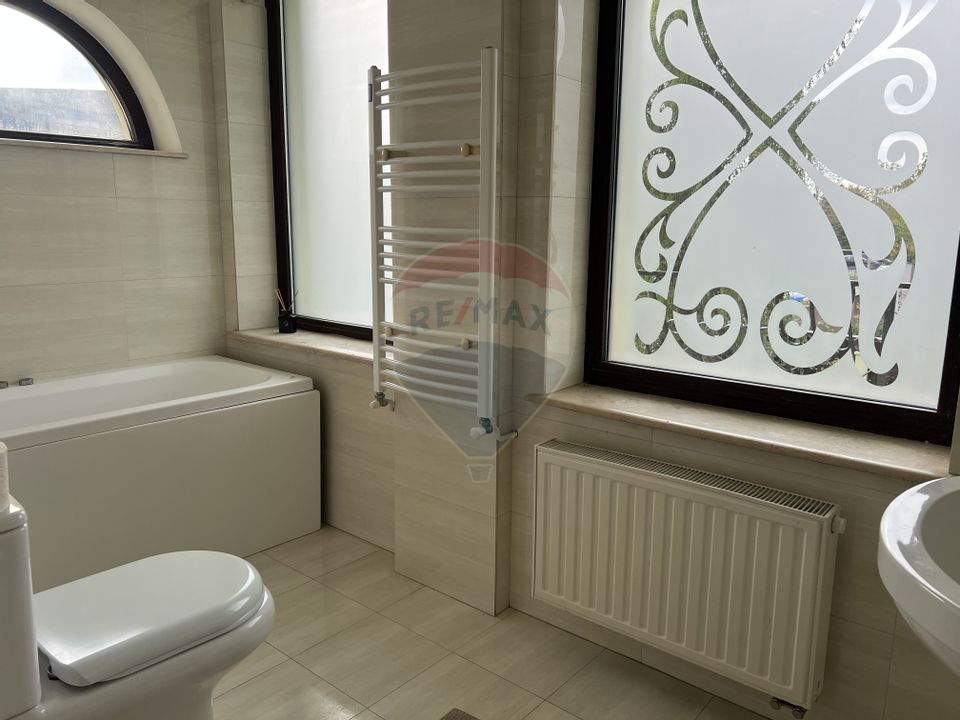 Casă / Vilă cu 5 camere de închiriat în zona Pipera