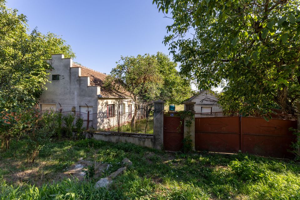 Casă cu 3 camere si teren 2196 mp de vânzare in Covasant,Arad