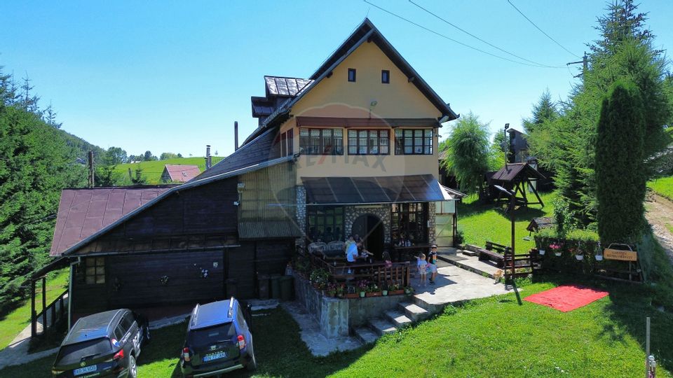 Pensiune de vânzare in vârf de munte la Ciocanu - lângă Sirnea