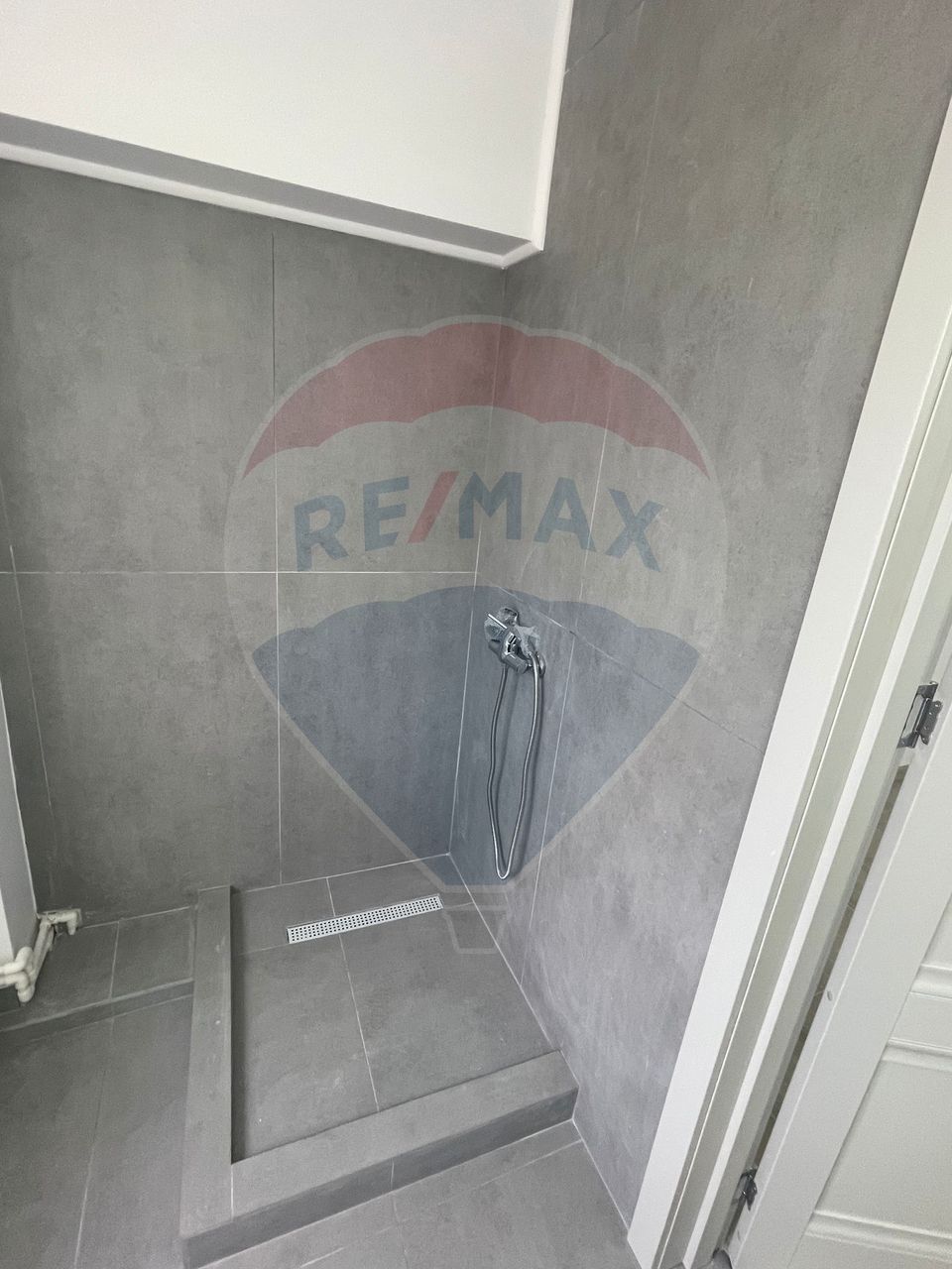 437sq.m Commercial Space for rent