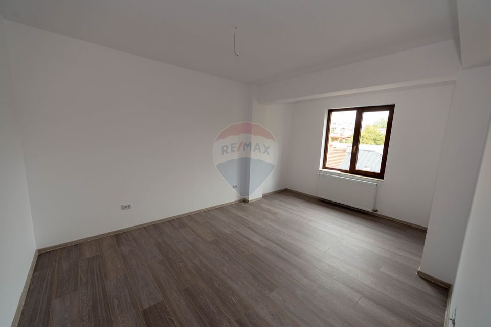 Apartment / Space 3 rooms, 86sqm, for rent, roundabout Alba Iulia