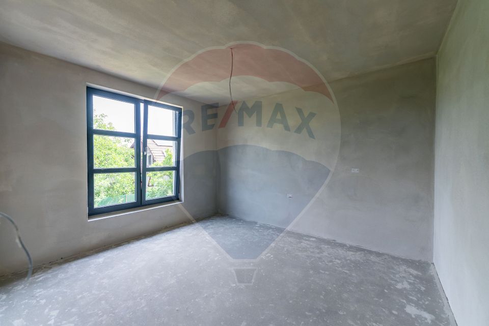 4 room Apartment for sale, Parneava area