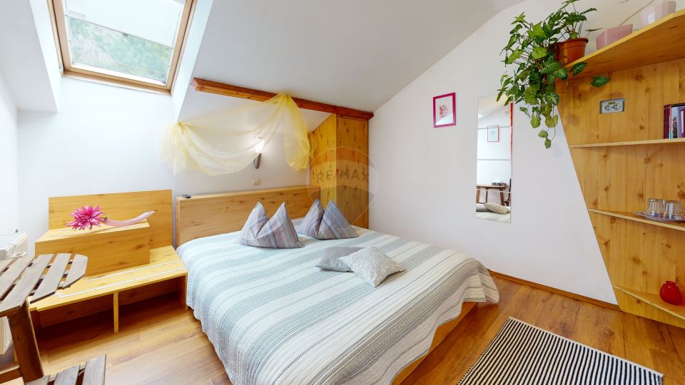 Pensiune de Vânzare Sinaia | Lângă Telecabină | Business activ 20 ani