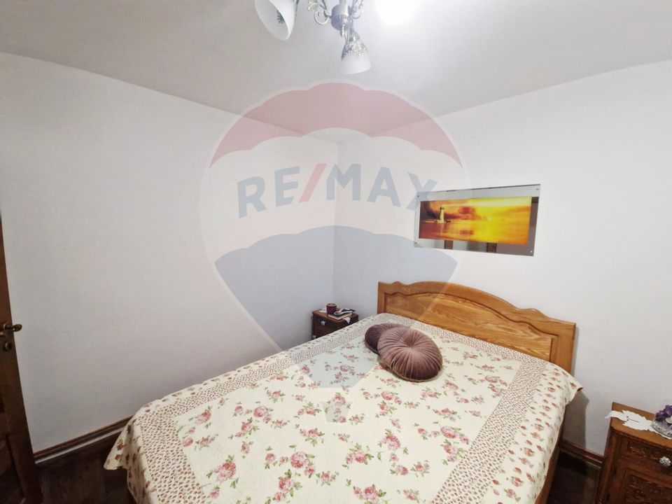 Casă 4 camere, 363 mp teren, Filiasi,