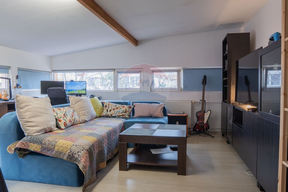 DE VANZARE Reședință Premium cu Piscină și Teren Generos – Chiajna