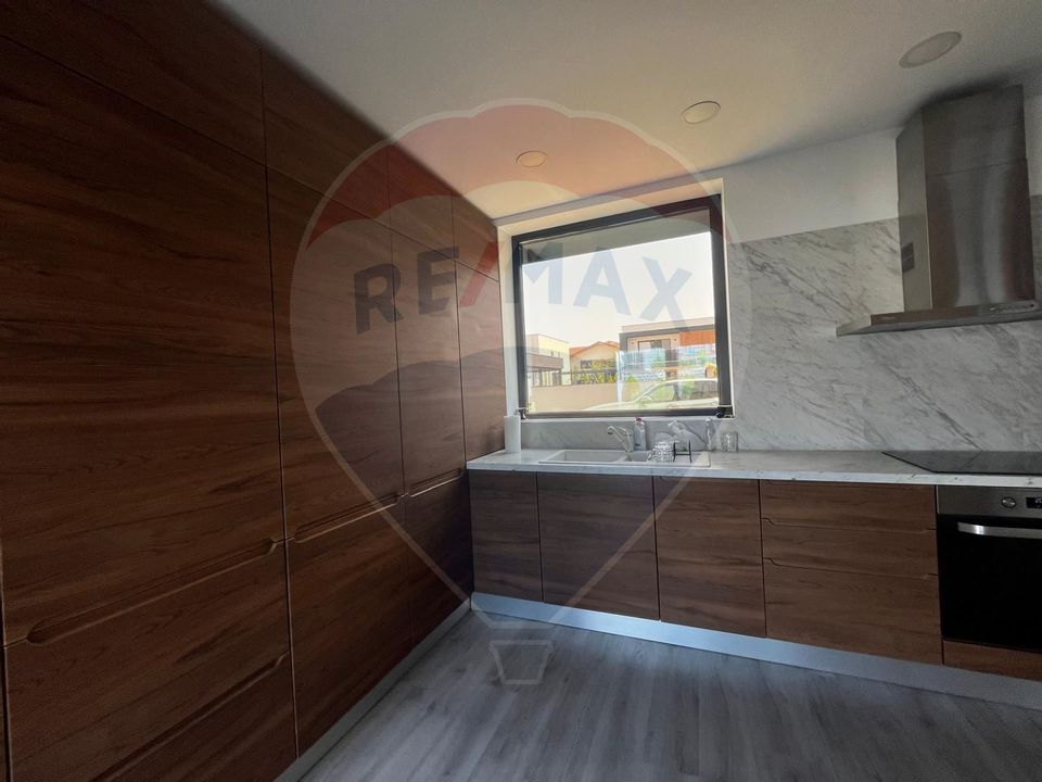 De inchiriat Casă / Vilă 6 camere în Voluntari