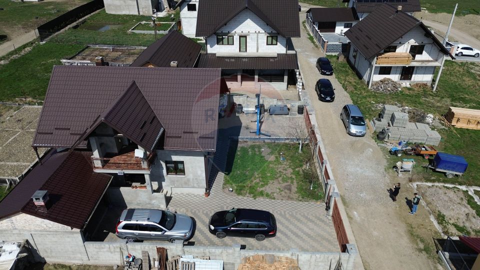 4 room House / Villa for sale