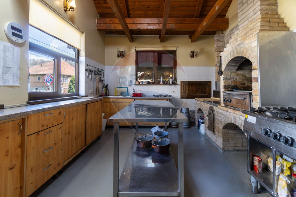 98sq.m Commercial Space for rent