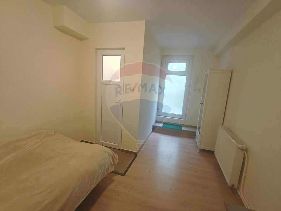 12sq.m Office Space for rent, Andrei Muresanu area