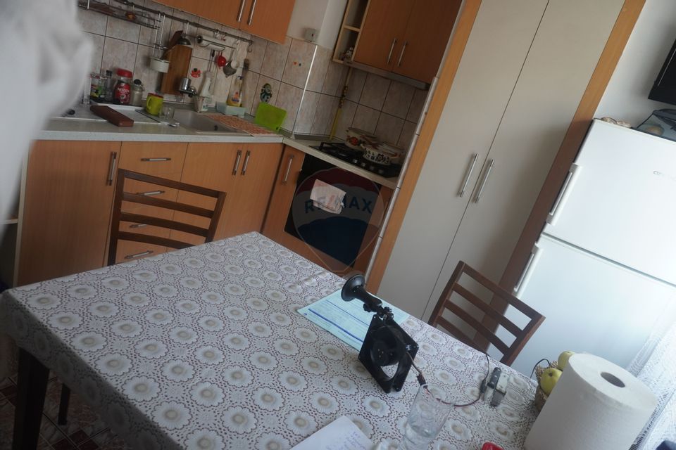 Apartament cu 3 camere de vânzare în zona Central