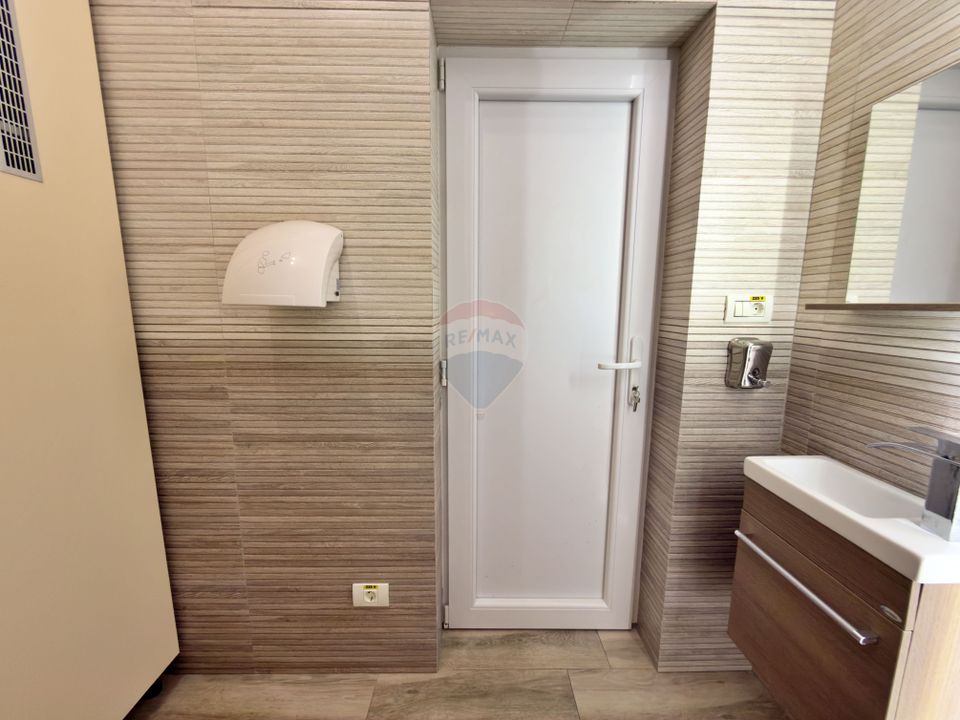 42sq.m Commercial Space for rent, Ultracentral area