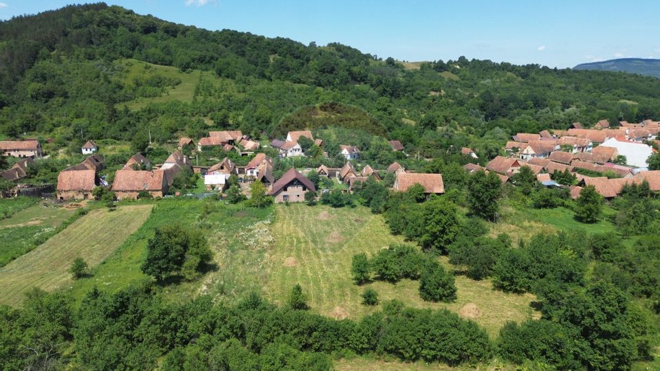 Teren cu constructie la rosu in Cloasterf,comuna Saschiz