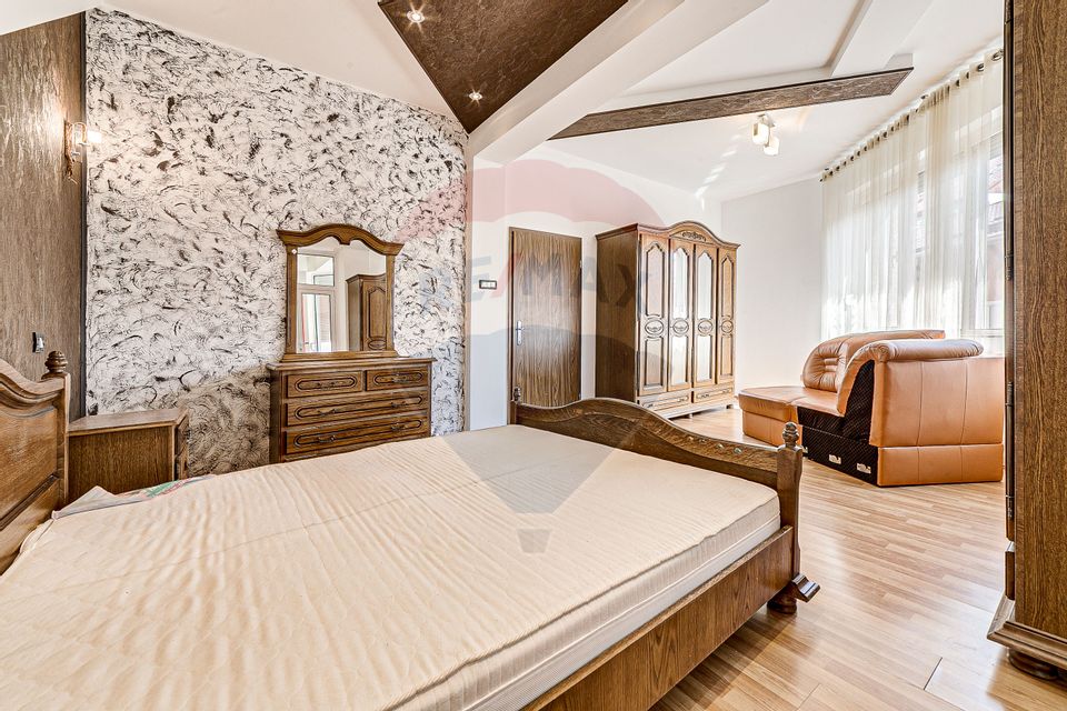 Apartament cu 3 camere de închiriat în zona Boul Rosu