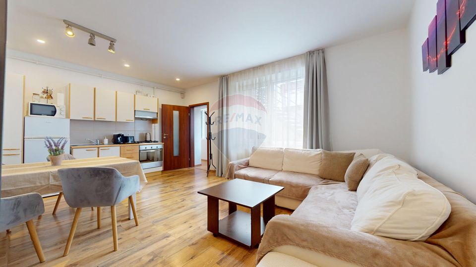 Apartament modern cu 3 camere în Centrul Istoric pe Republicii 44