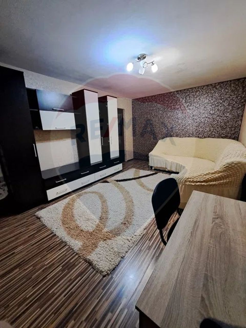 De Închiriat Apartament 3 Camere