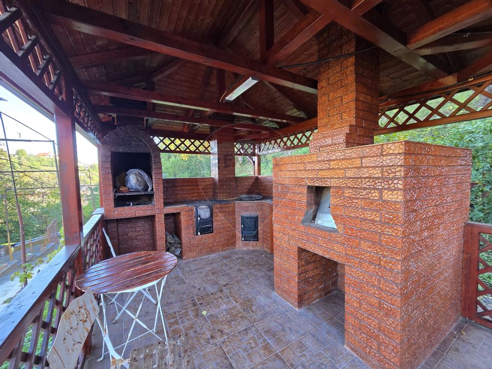 Casă cu 5 camere de vânzare în zona Central comision 0