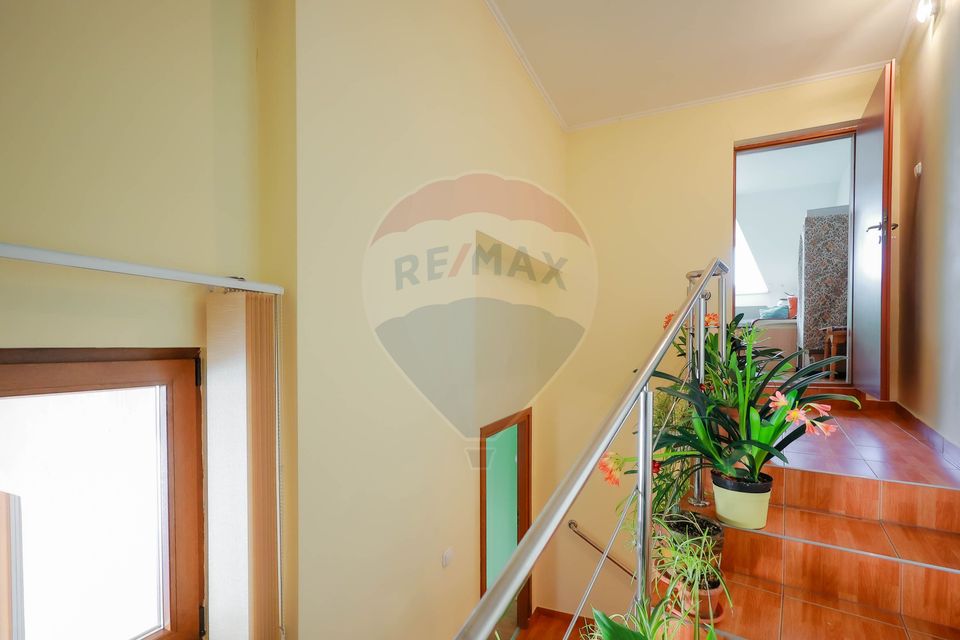 Casă cu 7 camere de vânzare în zona Ultracentrală