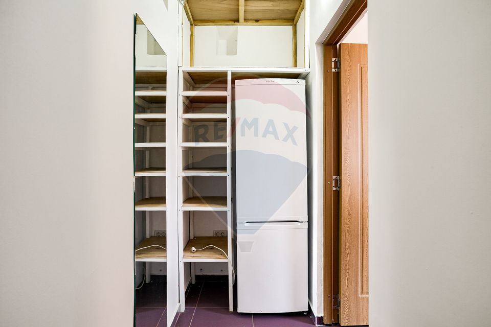 Apartament 2 camere , renovat, mobilat- utilat,  zona centrală