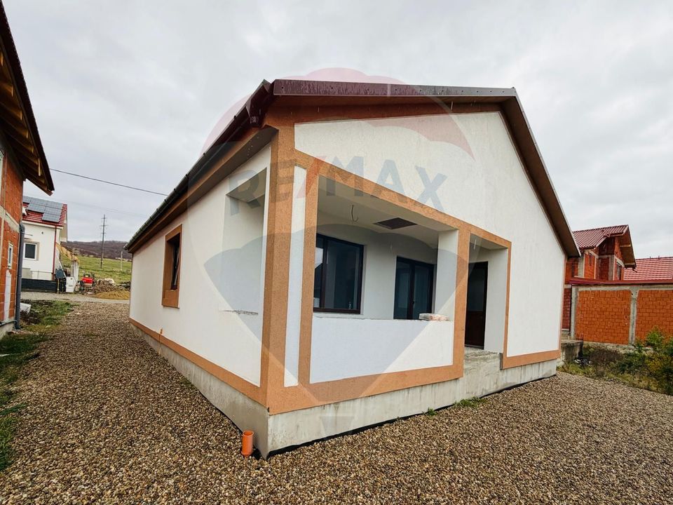 Casă / Vilă cu 4 camere de vânzare