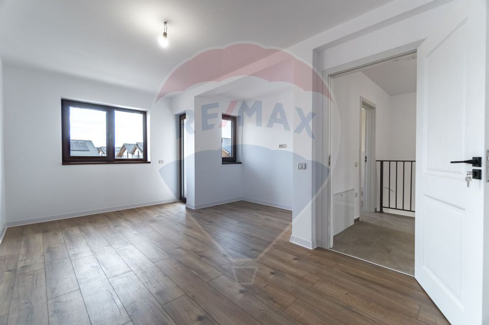 8 room House / Villa for sale