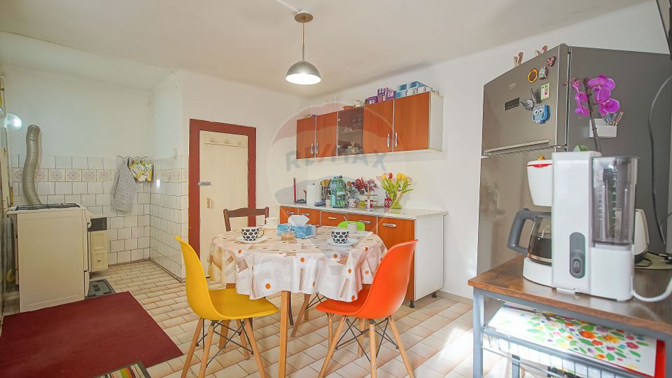 Casă cu două corpuri+teren 230 mp De Vanzare, Strada Carierei, Brașov