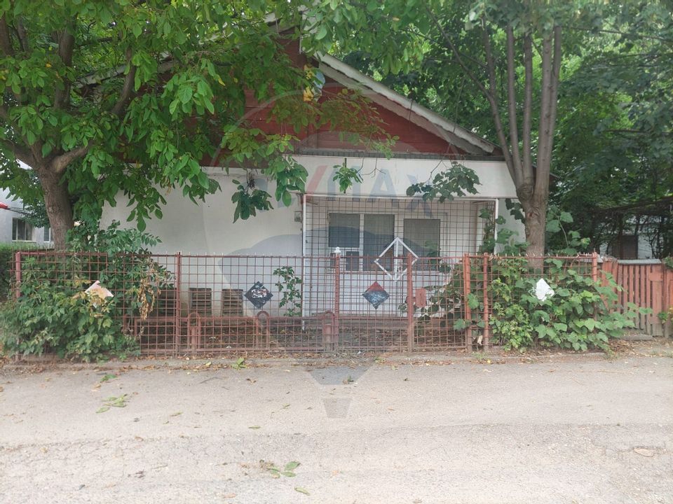 Spatiu comercial de inchiriat Bacau cladire separata