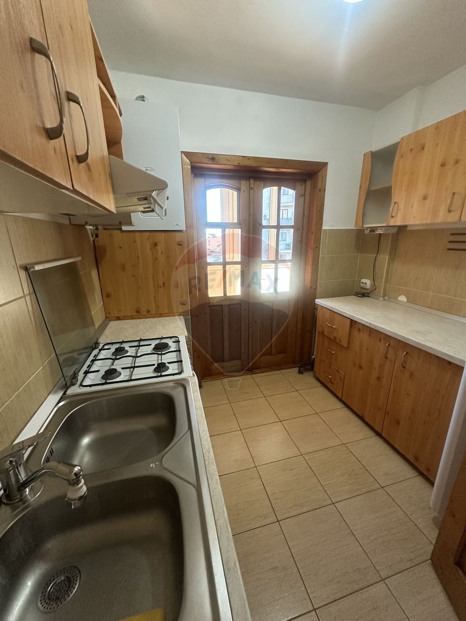 Apartament cu 2 camere de închiriat