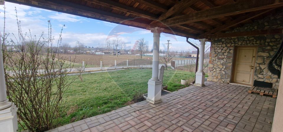 8 room House / Villa for sale