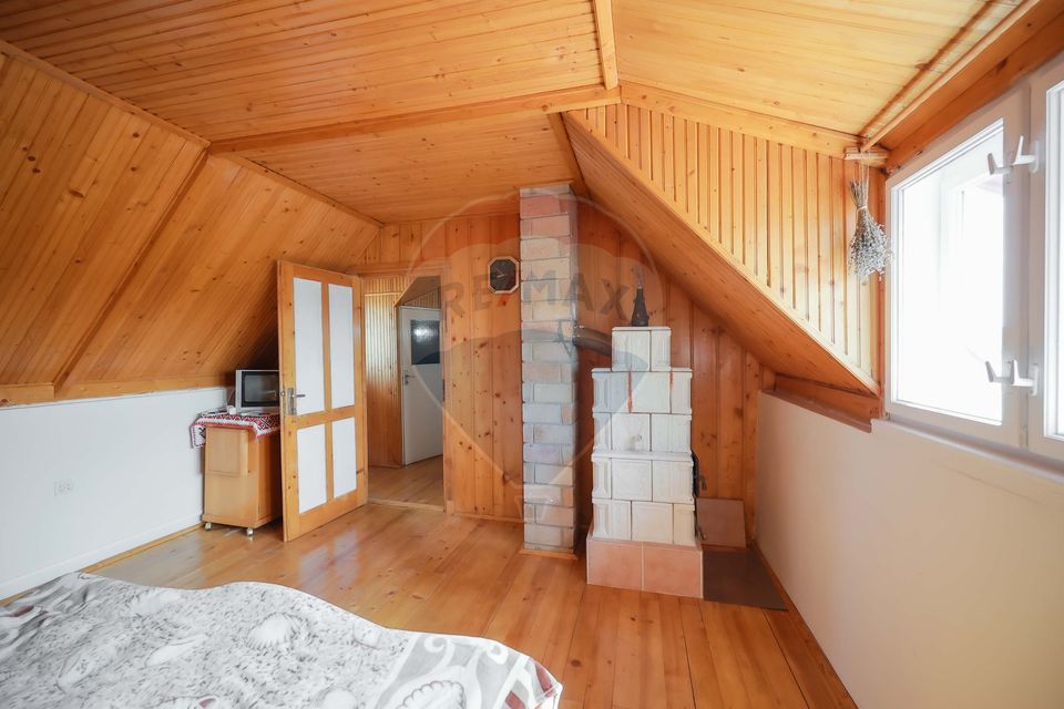 Casă de vânzare, tip duplex, teren 889 mp, în Păușa, comuna Nojorid