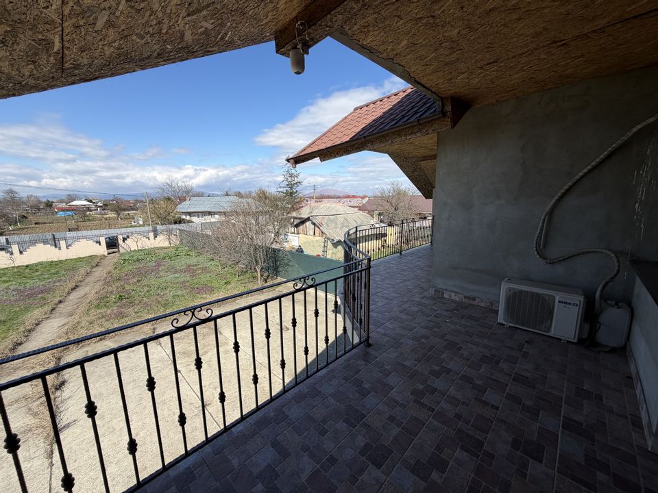 Casă / Vilă cu 5 camere de vânzare Garoafa/Rachitosu