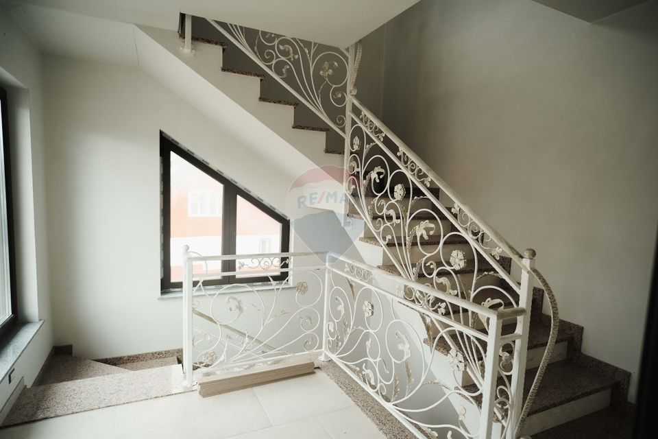 400sq.m Commercial Space for rent