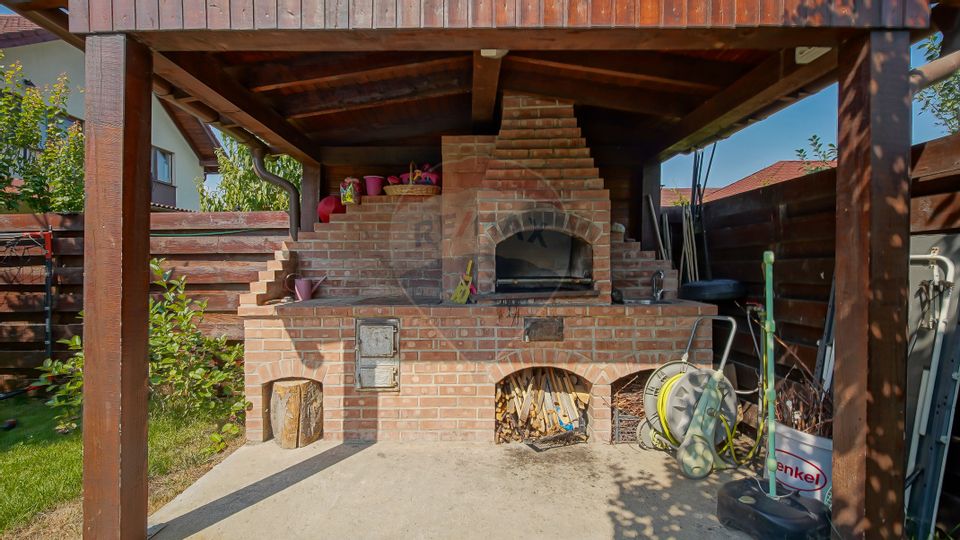 5 room House / Villa for sale