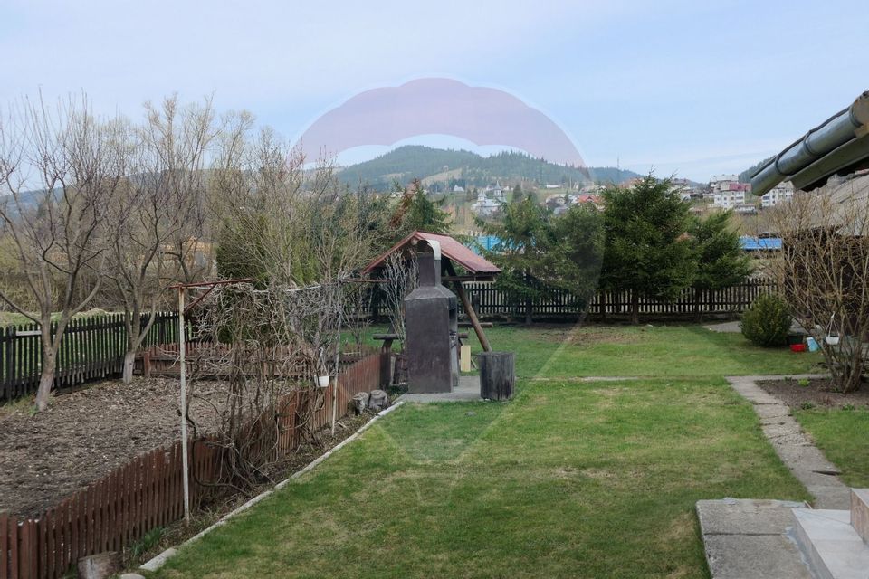 Casă / Vilă cu 9 camere de vânzare în zona Central