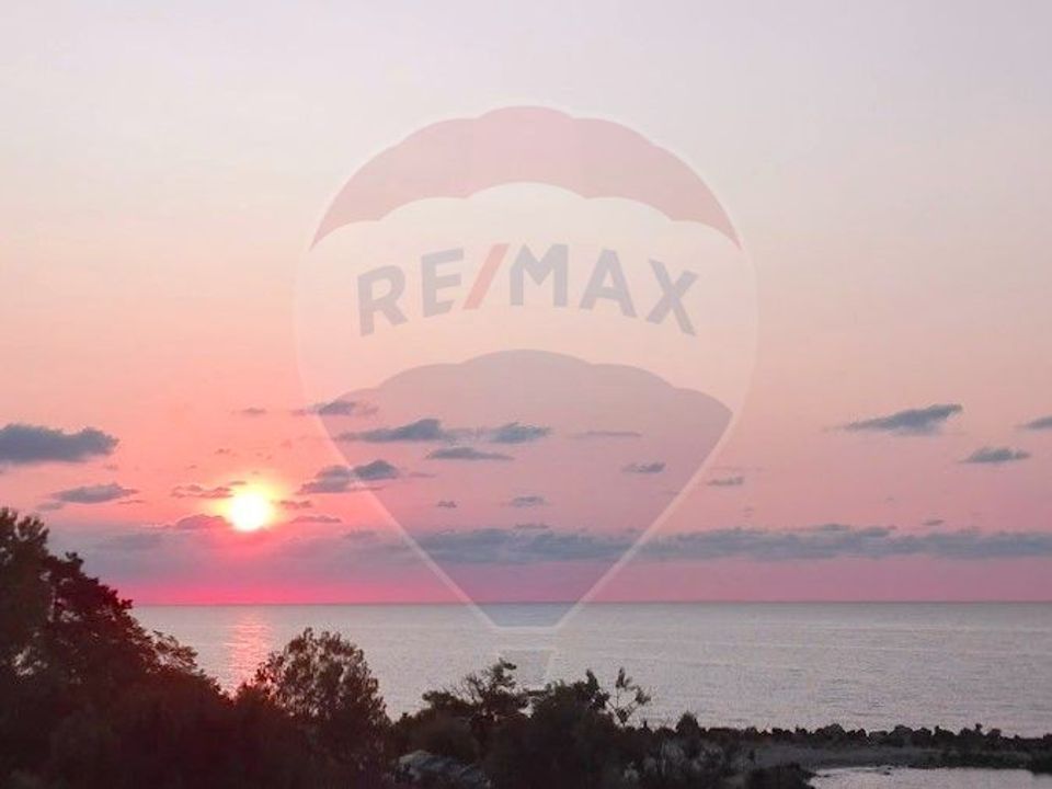 Teren Cap Aurora/ Mangalia- situat pe plaja, deschidere la mare