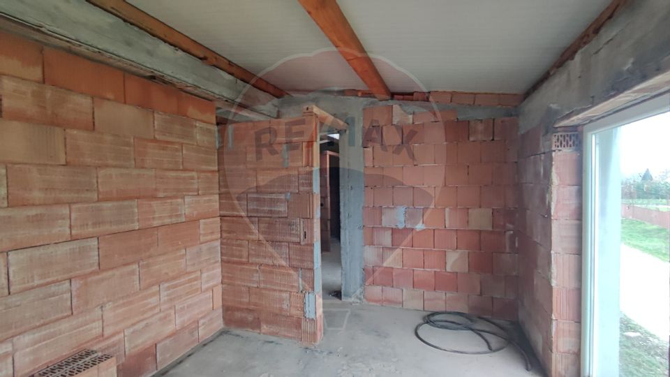 Casă cu mansarda de vanzare Osorhei, 8 km de Oradea