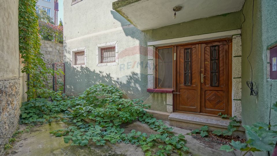 4 room House / Villa for sale, Centrul Istoric area