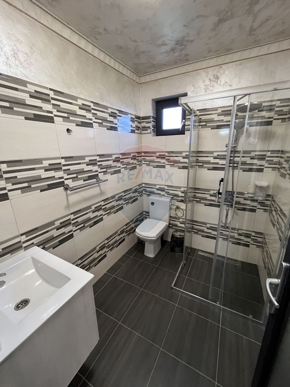 5 room House / Villa for sale, Sud area
