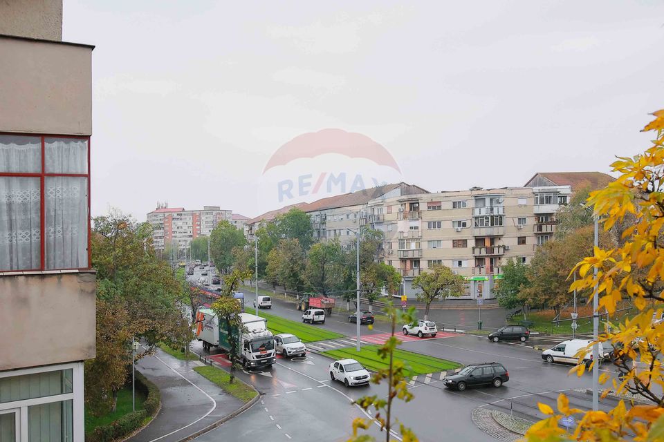 Apartament cu 3 camere de vânzare în zona Calea Aradului