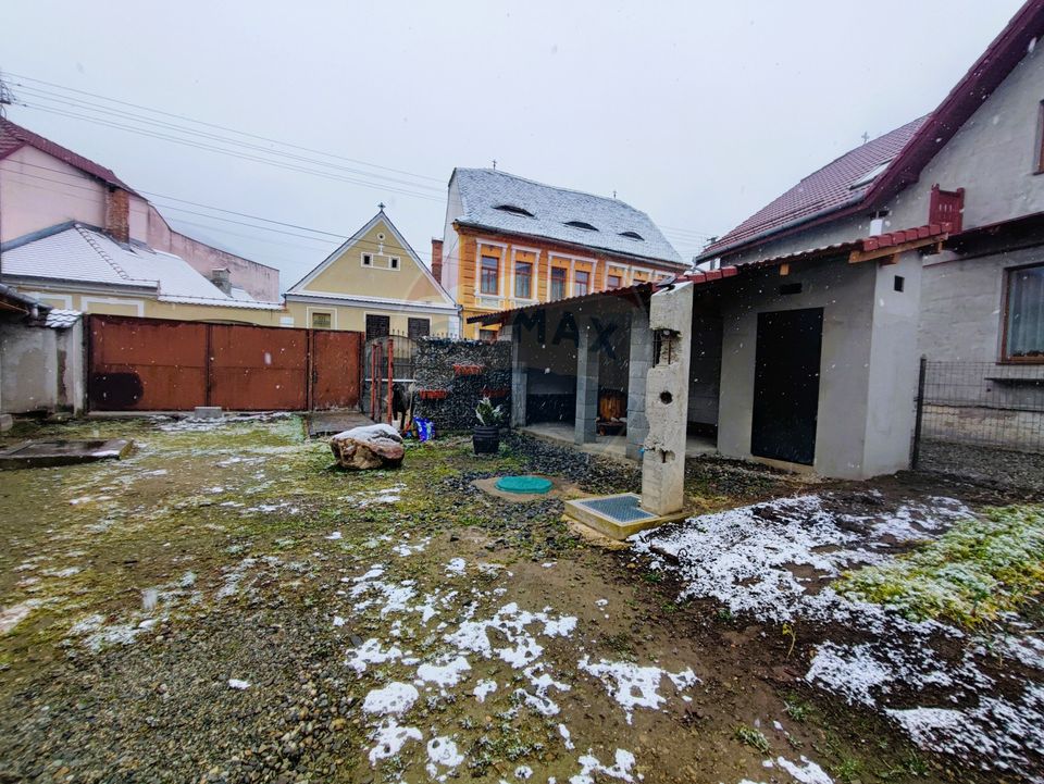 Casă / Vilă cu 3 camere de vânzare în zona Sud