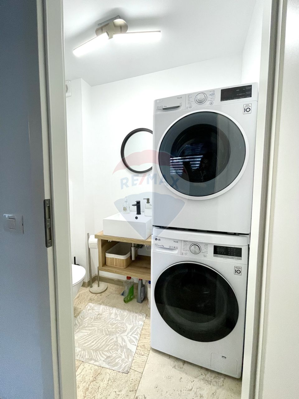 Apartament cu 3 camere de închiriat în zona Faleza Nord