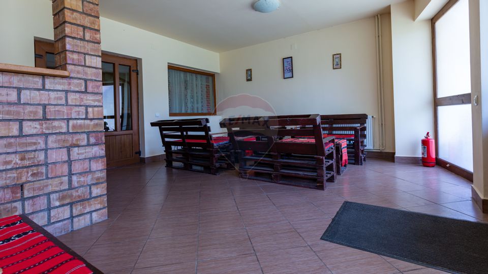 Hotel / Pensiune cu 10 camere de vânzare/Vama Buzaului