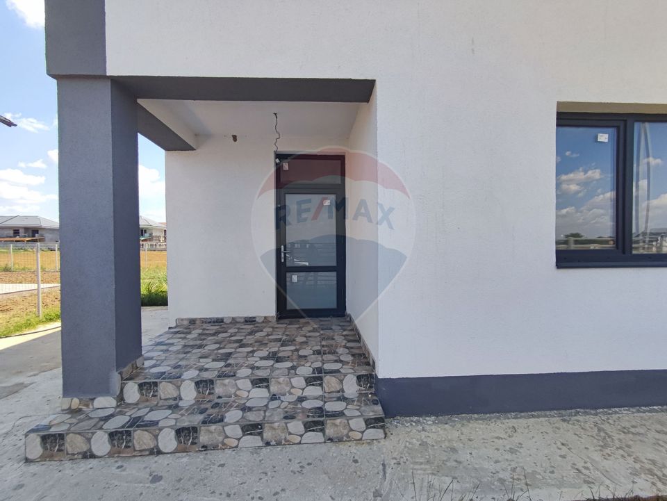 4 room House / Villa for sale