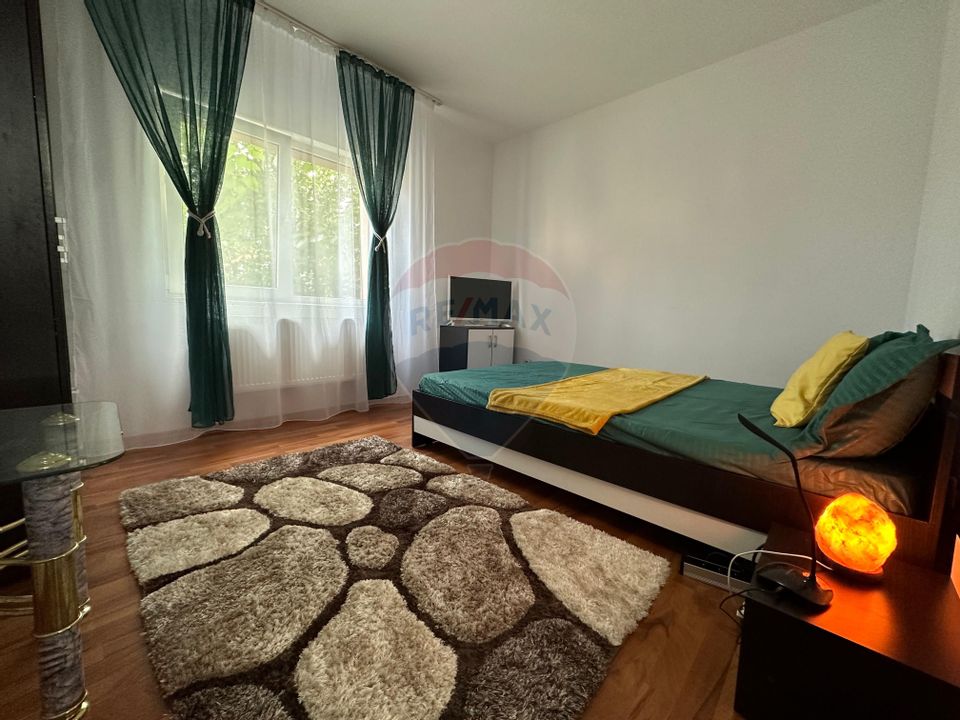 Apartament cu 3 camere de închiriat în Andrei Mureșanu