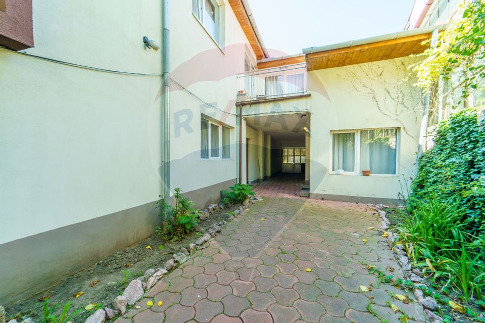 Apartament modern la casa cu 3 camere si balcon Zona Banu Maracine
